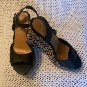 Mudd Wedged Sandals/Black and Cream-Women’s Size 7